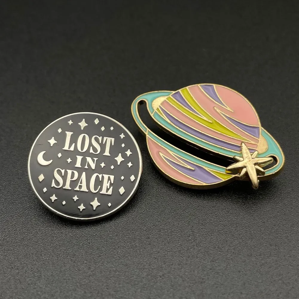 Galaxy Sci-Fi Enamel Pins Lost in Space Planets Cosmic Glittering Sci-Fi Bag Pin - Picture 1 of 4